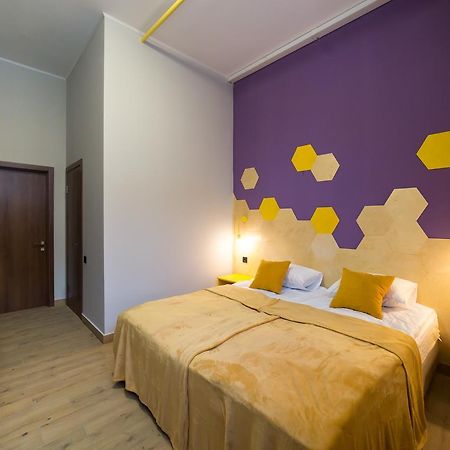 Hotel Bee Station Київ Екстер'єр фото