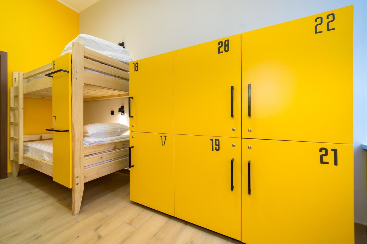 Hotel Bee Station Київ Екстер'єр фото