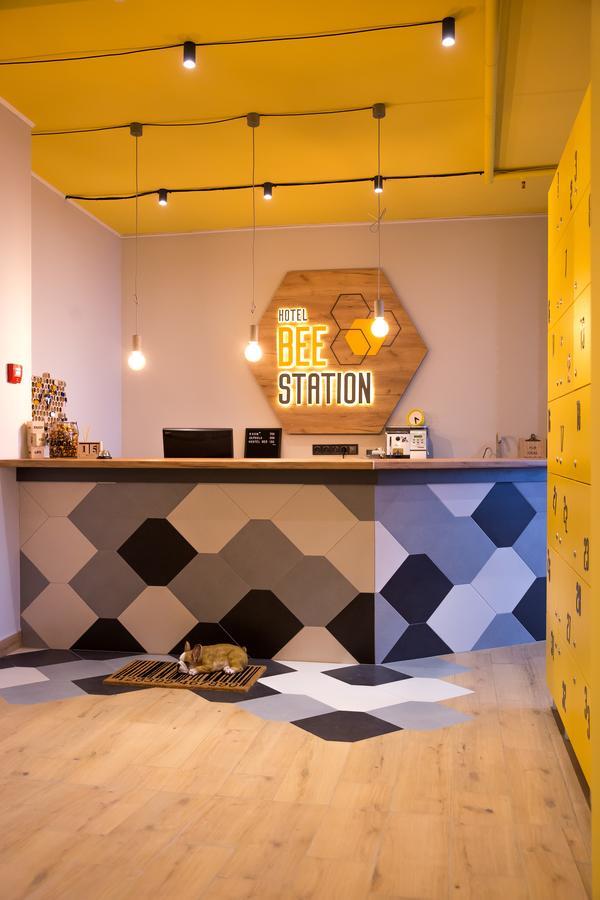 Hotel Bee Station Київ Екстер'єр фото