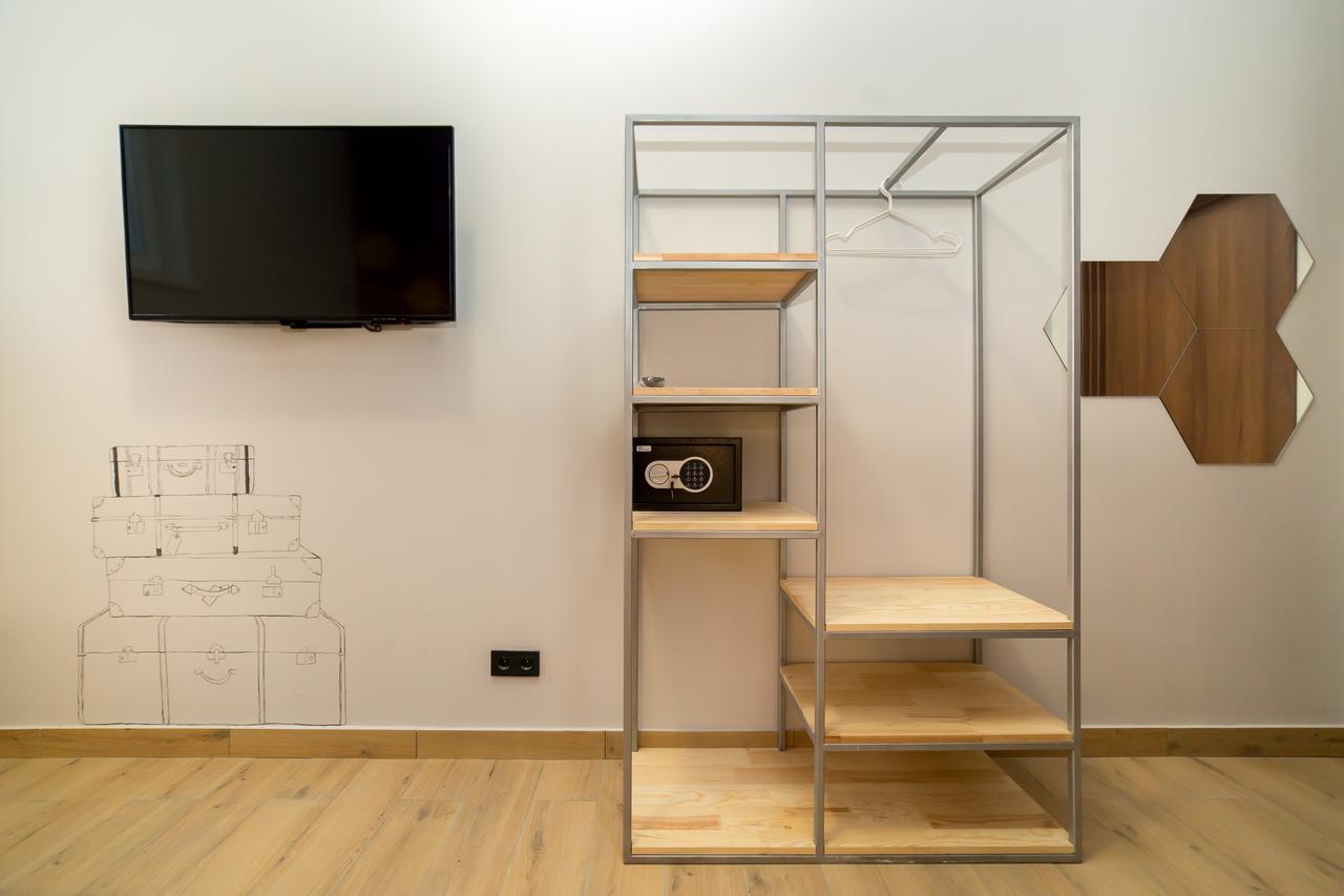 Hotel Bee Station Київ Екстер'єр фото