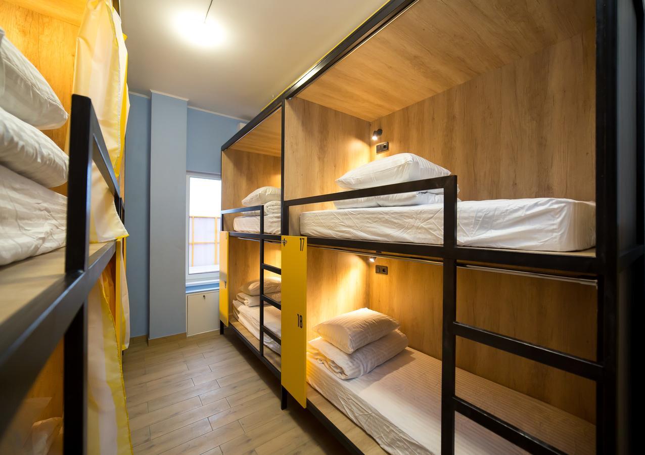 Hotel Bee Station Київ Екстер'єр фото
