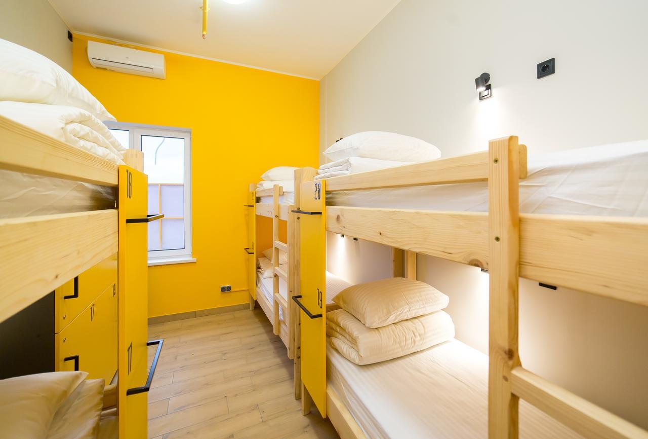 Hotel Bee Station Київ Екстер'єр фото