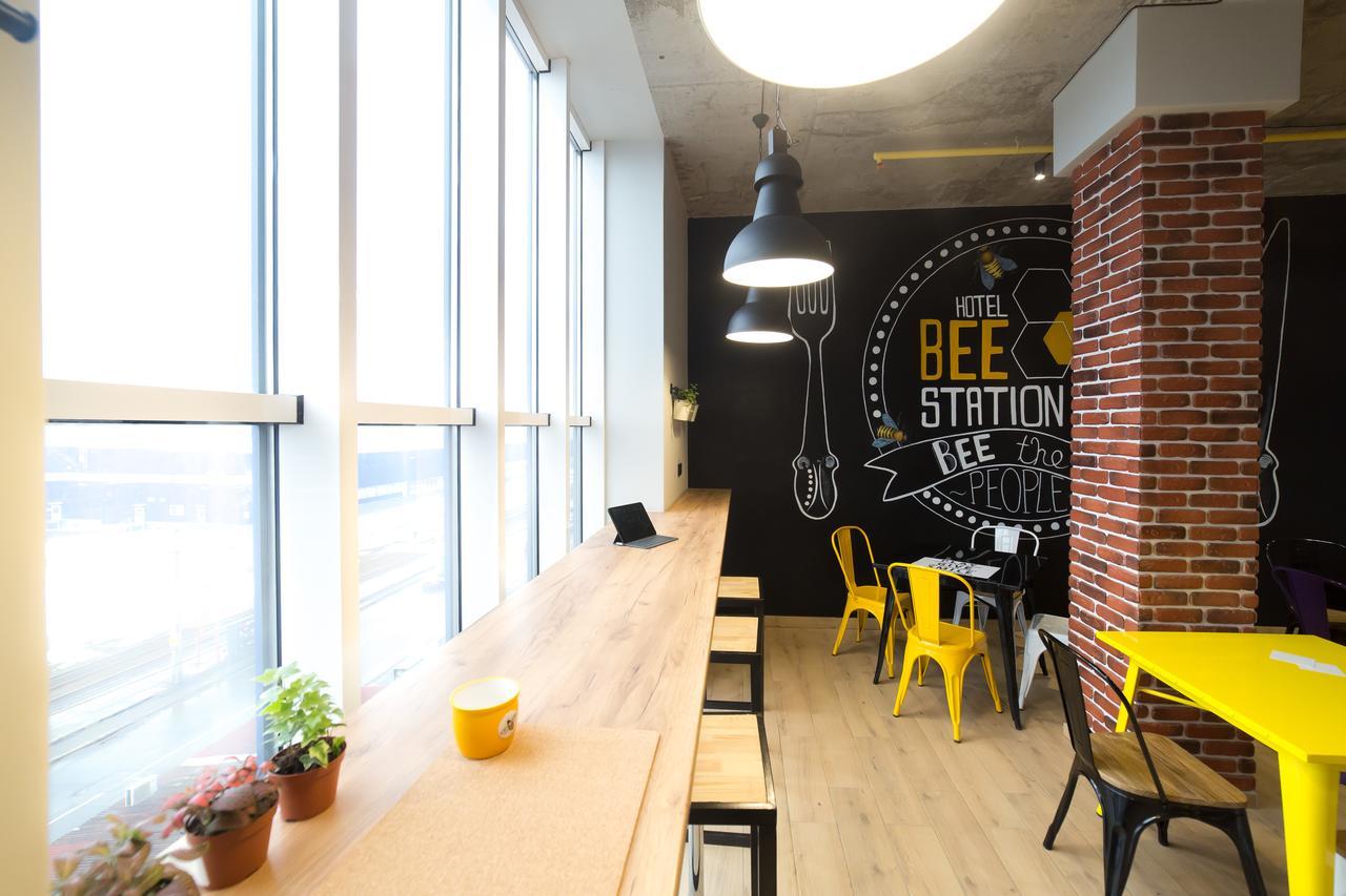 Hotel Bee Station Київ Екстер'єр фото
