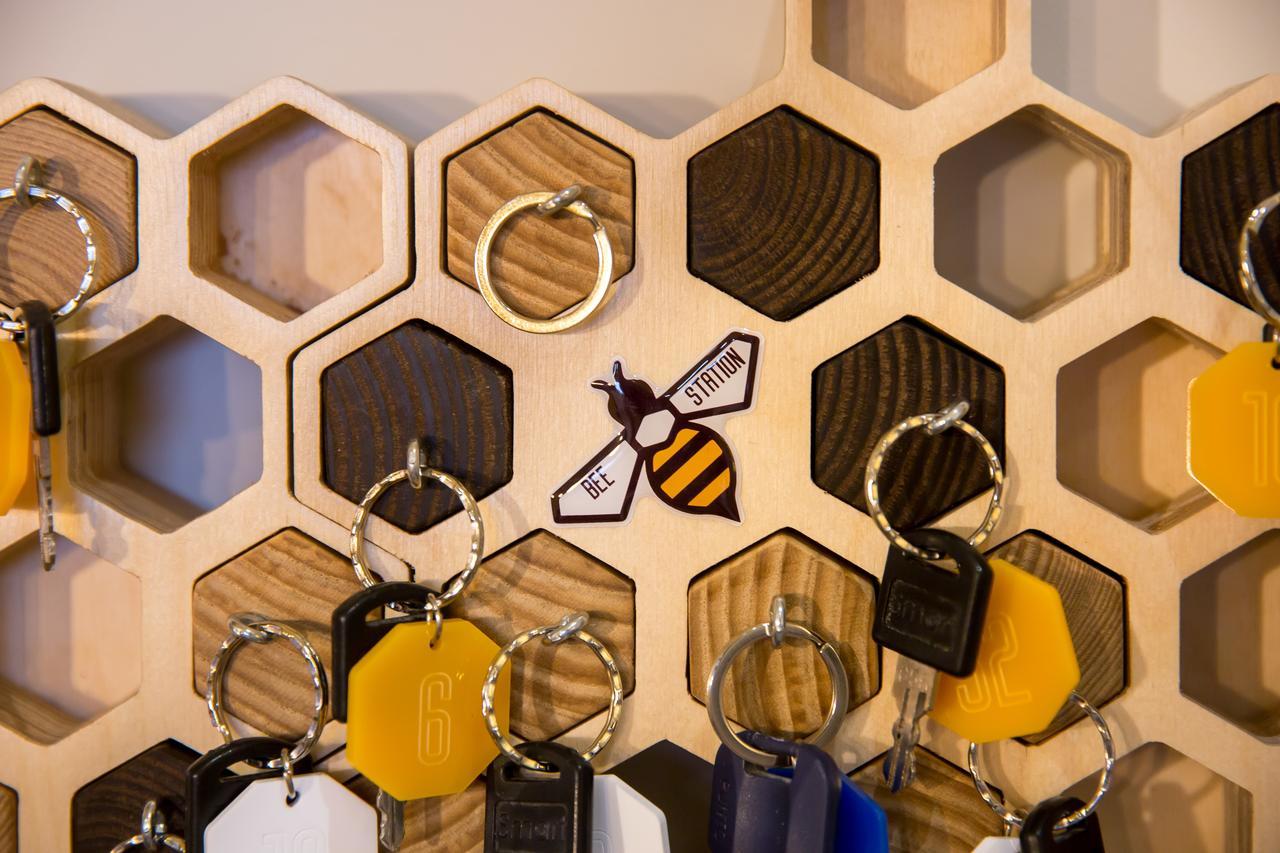 Hotel Bee Station Київ Екстер'єр фото