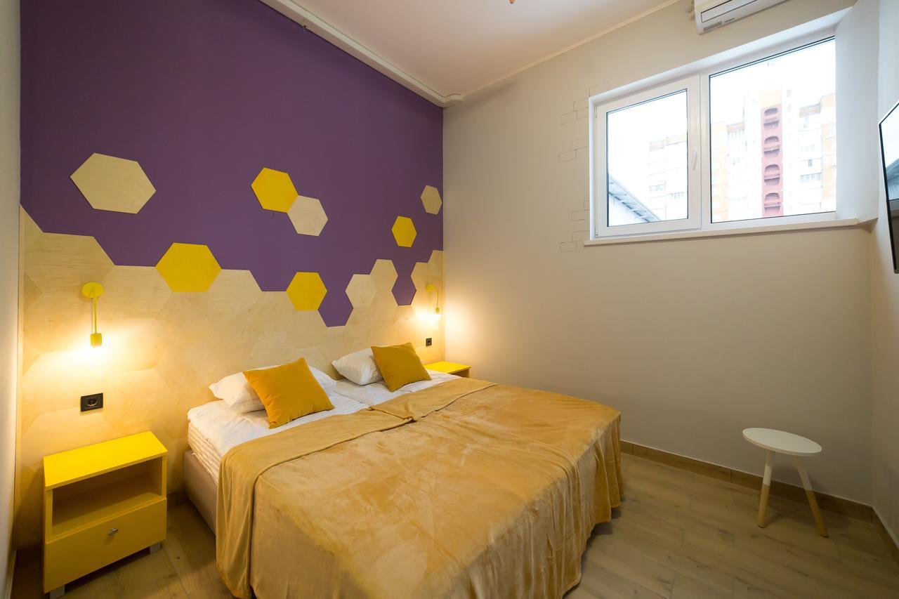 Hotel Bee Station Київ Екстер'єр фото