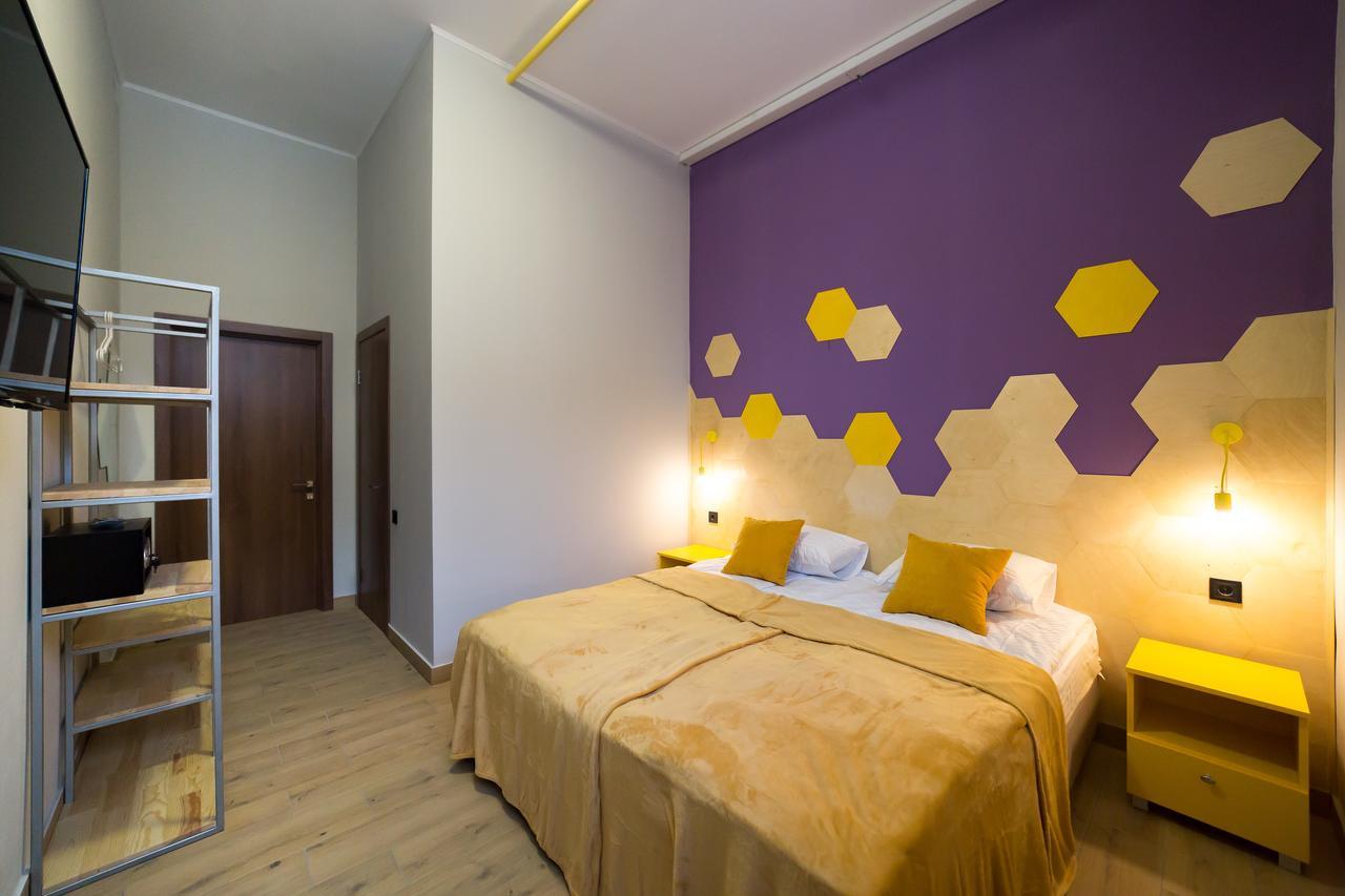 Hotel Bee Station Київ Екстер'єр фото