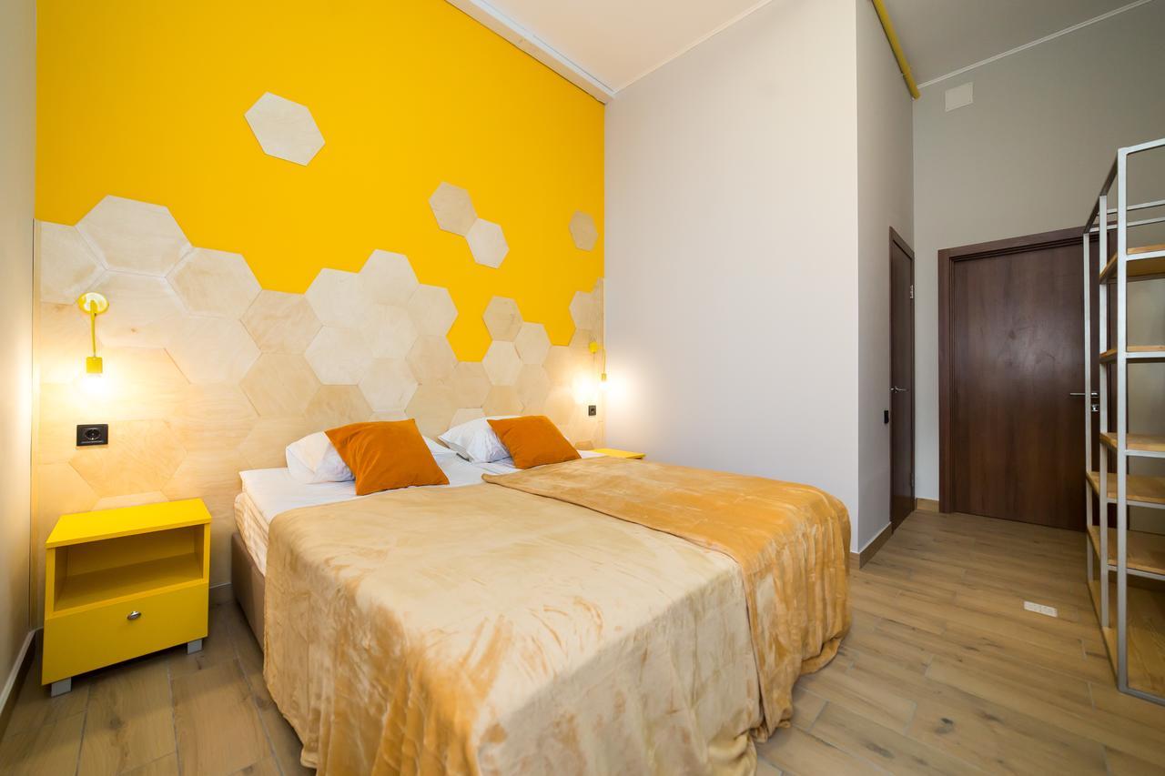 Hotel Bee Station Київ Екстер'єр фото