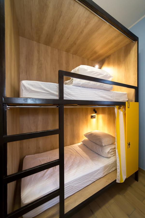 Hotel Bee Station Київ Екстер'єр фото