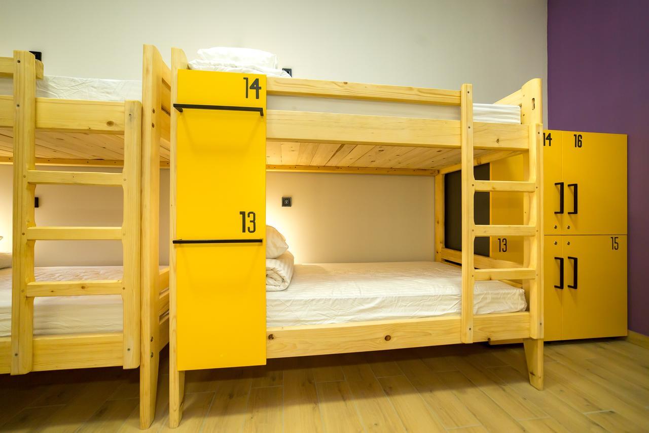 Hotel Bee Station Київ Екстер'єр фото