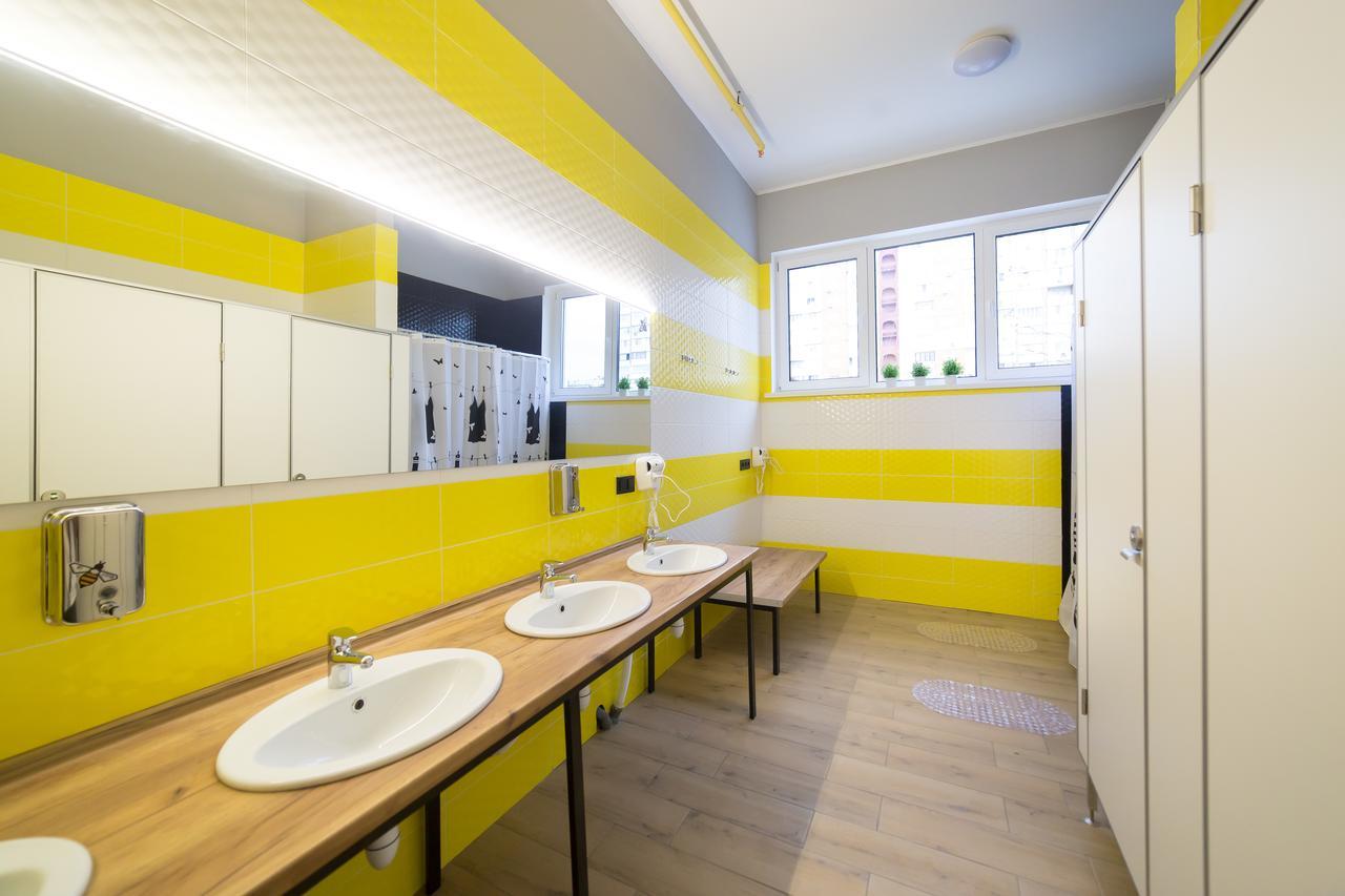 Hotel Bee Station Київ Екстер'єр фото
