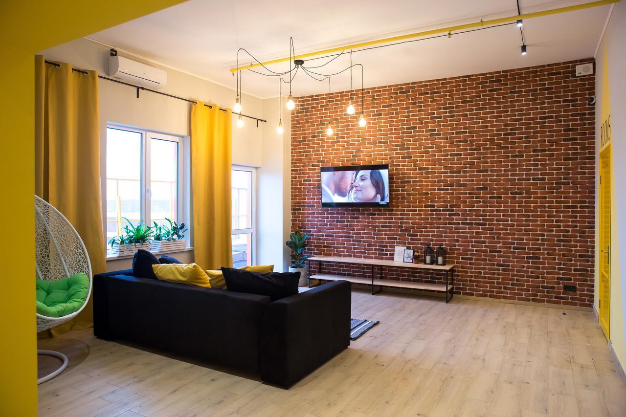 Hotel Bee Station Київ Екстер'єр фото